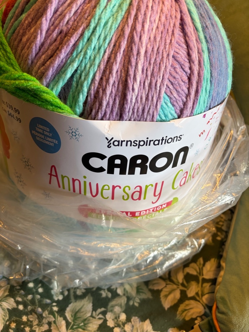 CaronAnniversary Cakes Yarn - Special Holiday Edition Mary Maximus colourway. - Picture 4 of 11